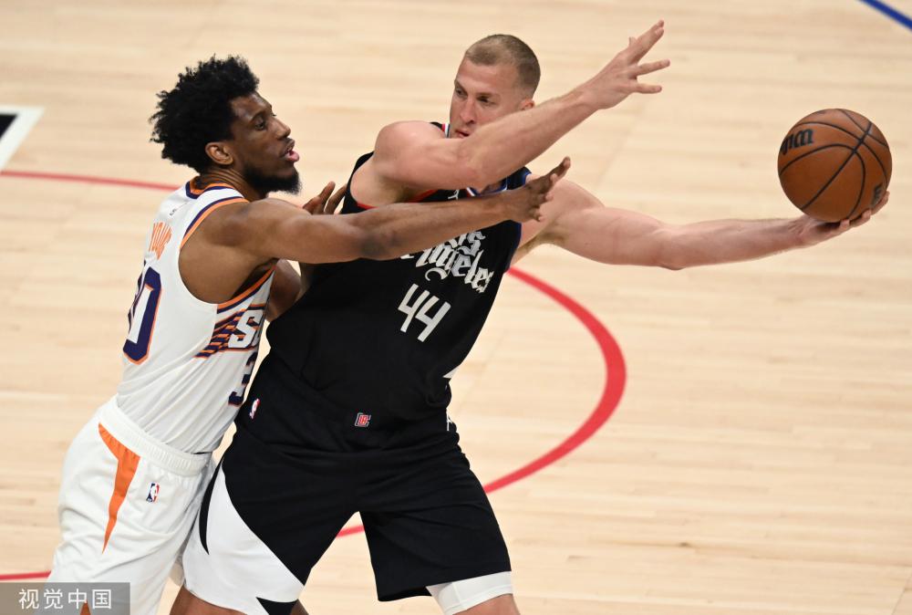 上演了一场 上演了一场