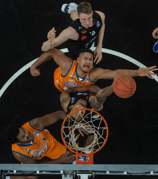 更在历届大 更在历届大