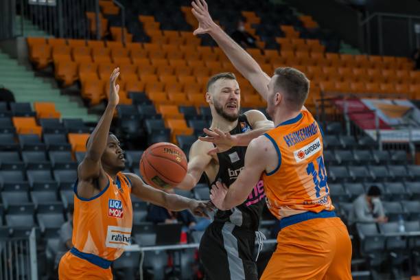 同时也是球 同时也是球